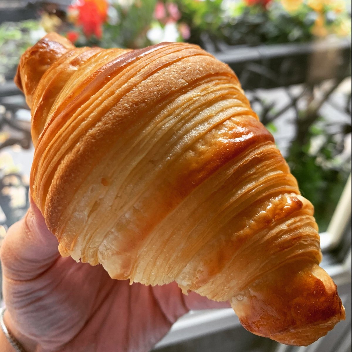 Le Croissant Rose
