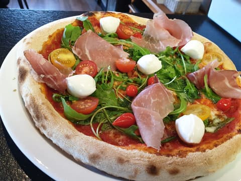 la tour de pizz