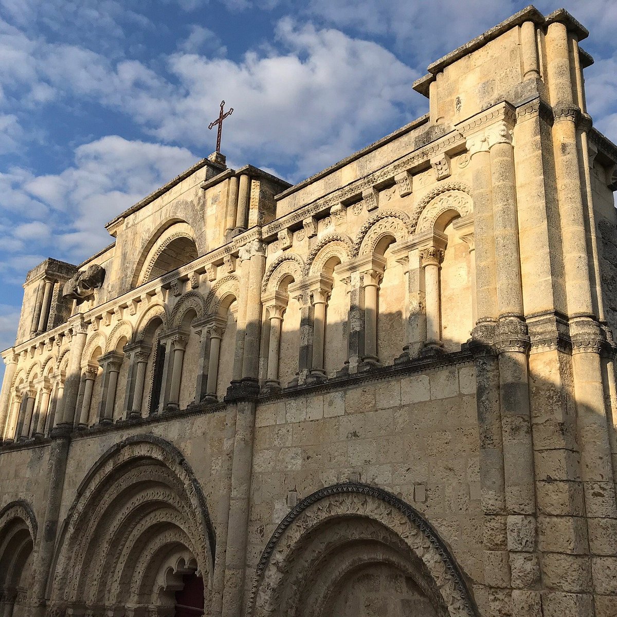 Église apostolique arménienne Sourp Asdvadzadzine