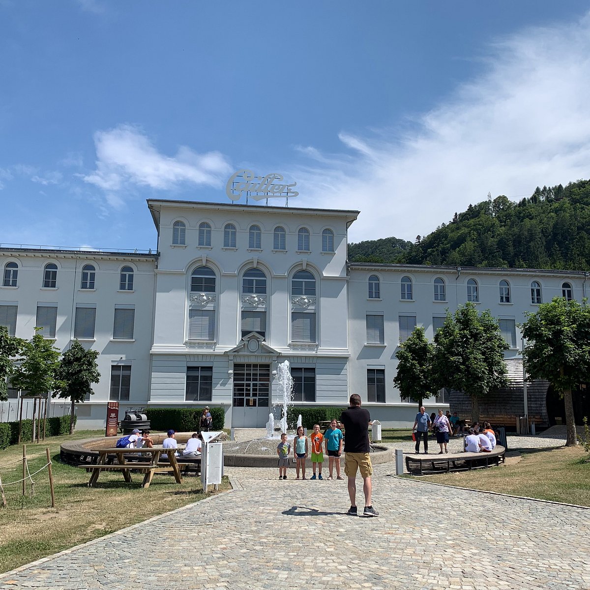 Maison B