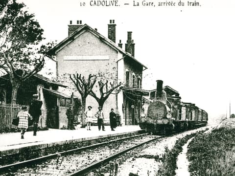 Le Mont Julien et la Grotte des Fées