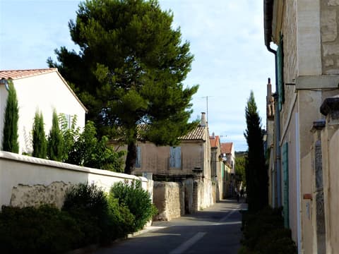 MAUSSANE-LES-ALPILLES - Au fil de l'eau